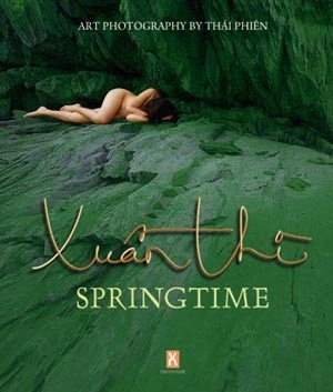 Sách ảnh 'Xuân thì' của Thái Phiên bị loại khỏi danh sách đoạt giải Sách đẹp vào giờ chót.