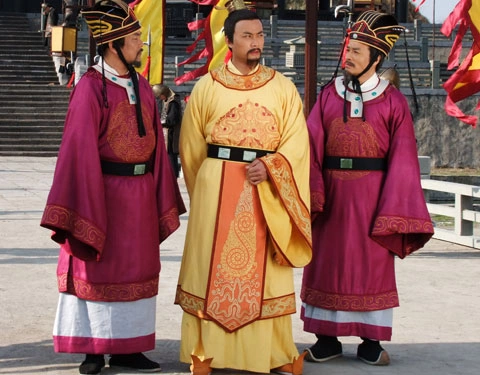 Lý Công Uẩn và các bề tôi