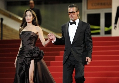 Jolie - Pitt sánh đôi trên thảm đỏ. Jolie - Pitt sánh đôi trên thảm đỏ.