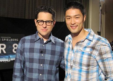 Johnny Trí Nguyễn từng tham gia vài tập phim truyền hình của đạo diễn JJ. Abrams trước đây.