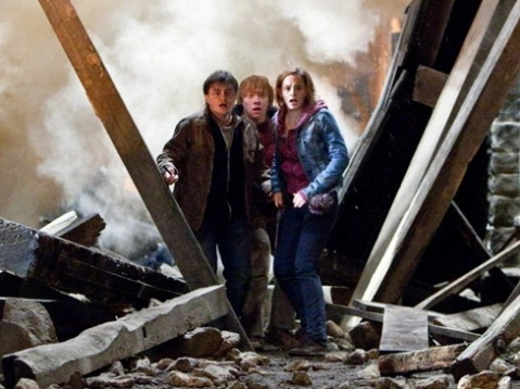 Sau hơn 10 năm làm mưa làm gió trên các rạp chiếu, loạt phim 'Harry Potter' đã đi đến hồi kết. Ảnh: Warner Bros.