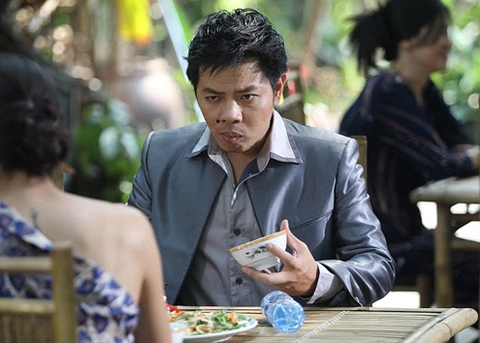 Chấm xong nốt ruồi, anh Tèo bánh xèo bước vào cuộc đời vương giả. Chấm xong nốt ruồi, anh Tèo bánh xèo bước vào cuộc đời vương giả.