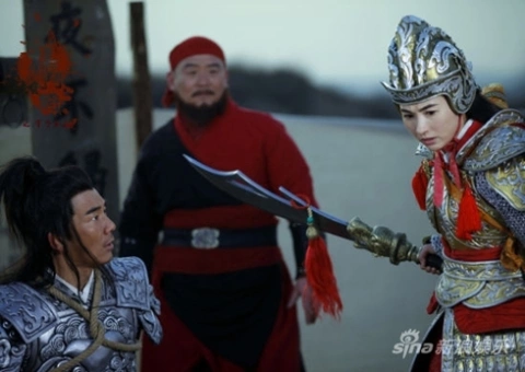 Đôi vợ chồng Mộc Quế Anh - Dương Tông Bảo do Trương Bá Chi và Nhậm Hiền Tề thủ vai.