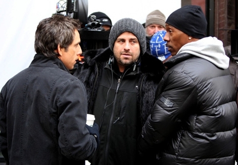 Đạo diễn Brett Ratner và Ben Stiller, Eddie Murphy, hai diễn viên chính của Tower Heist trên trường quay bộ phim.