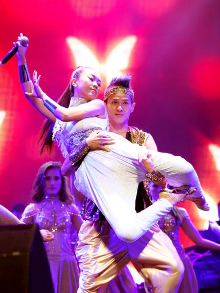 Đoan Trang đầy bay bổng với Đoan Trang đầy bay bổng với