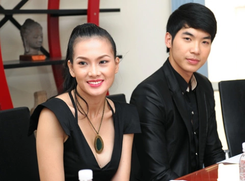 Diễn viên Anh Thư (trái) và Á vương 3 Manhunt 2011 - Trương Nam Thành cũng thử sức trong cuộc thi. Hiện nay, cả hai đang dành nhiều thời gian để luyện tập. Diễn viên Anh Thư (trái) và Á vương 3 Manhunt 2011 - Trương Nam Thành cũng thử sức trong cuộc thi. Hiện nay, cả hai đang dành nhiều thời gian để luyện tập.