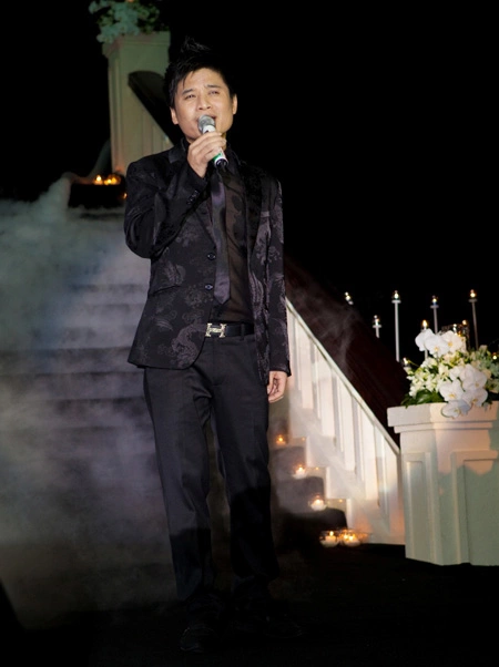 Tấn Minh thể hiện chất giọng đầy nội lực với bài hát Tấn Minh thể hiện chất giọng đầy nội lực với bài hát