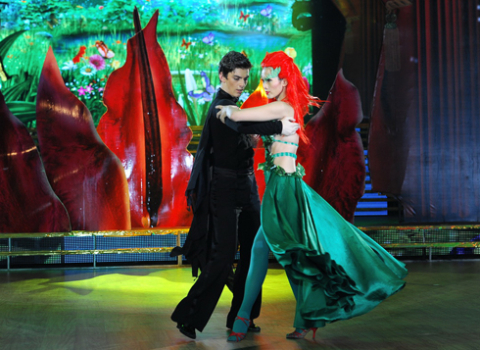 hóa trang cầu kỳ của Anh Thư khi hóa thân vào nhân vật Tầm Xuân.