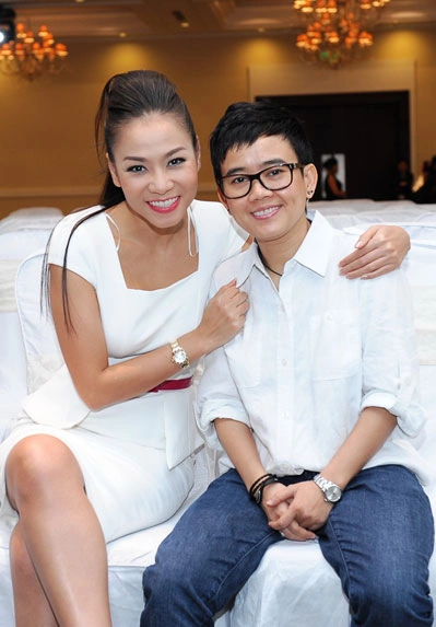 Huấn luyện viên Thu Minh ủng hộ Phương Uyên ở lại với The Voice - ảnh: Lý Võ Phú Hưng.