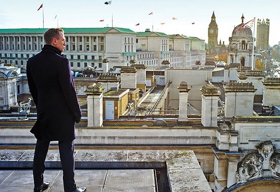 skyfall-still01-jpg-1351745877_500x0.jpg