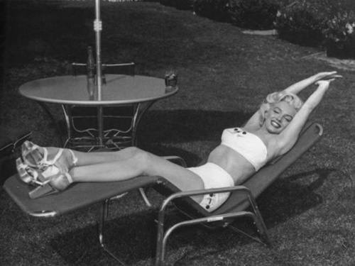 marilyn-monroe-0-jpg-1364288205_500x0.jp