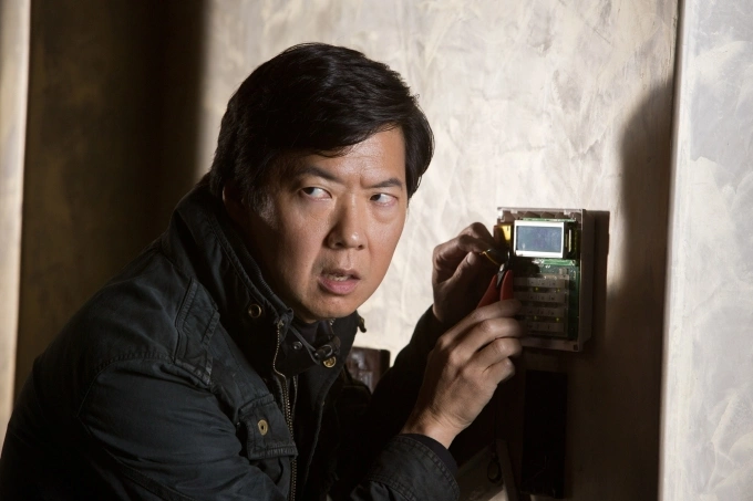Ken Jeong vào vai Mr. Chow. Ảnh: Warner Bros.
