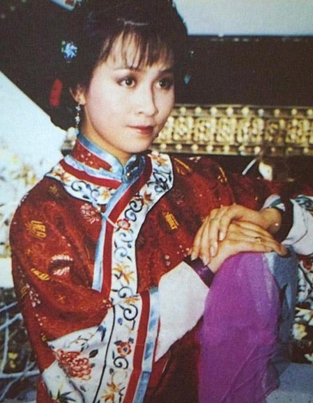 Lưu Gia Linh trong Hoàng thượng bảo trọng, phim ra mắt năm 1985.