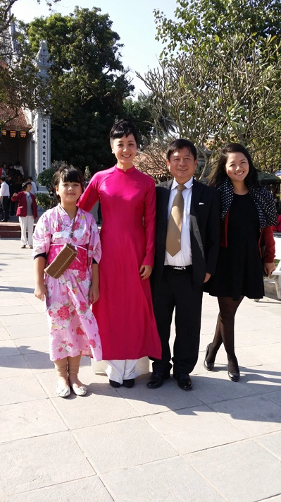 hinh-gia-dinh-Chieu-Xuan-JPG-5341-140046