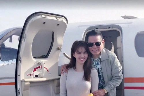 ty-phu-hoang-kieu-khoe-anh-tinh-tu-ben-ngoc-trinh-3