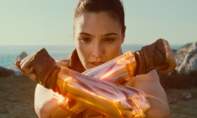 Gal Gadot khoe năng lực siêu anh hùng trong 'Wonder Woman'
