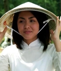 dan-sao-bong-dung-muon-khoc-nguoi-gia-tu-showbiz-ke-ben-bi-voi-nghe