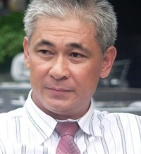 dan-sao-bong-dung-muon-khoc-nguoi-gia-tu-showbiz-ke-ben-bi-voi-nghe-3