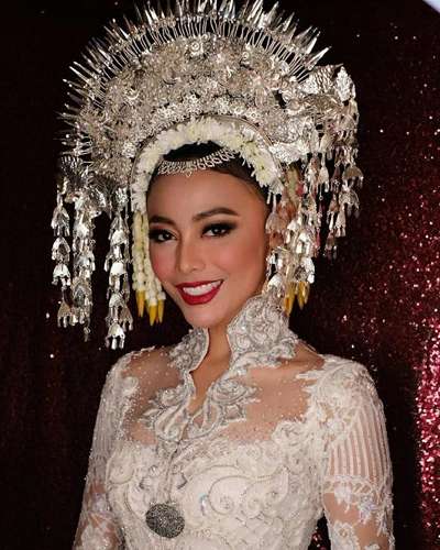 Ngày 10/2, Whulandary Herman tổ chức đám cưới ở huyện đảo Jawa Tengah của Malaysia.