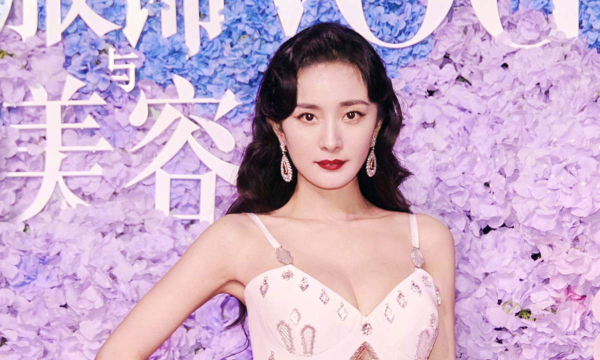 Dương Mịch dự sự kiện cùng dàn siêu mẫu