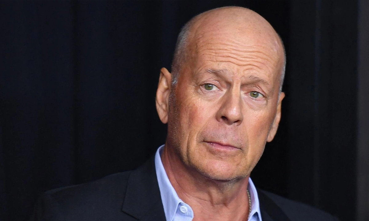 Bruce Willis cố gắng đóng phim trước khi giải nghệ - Báo VnExpress Giải trí