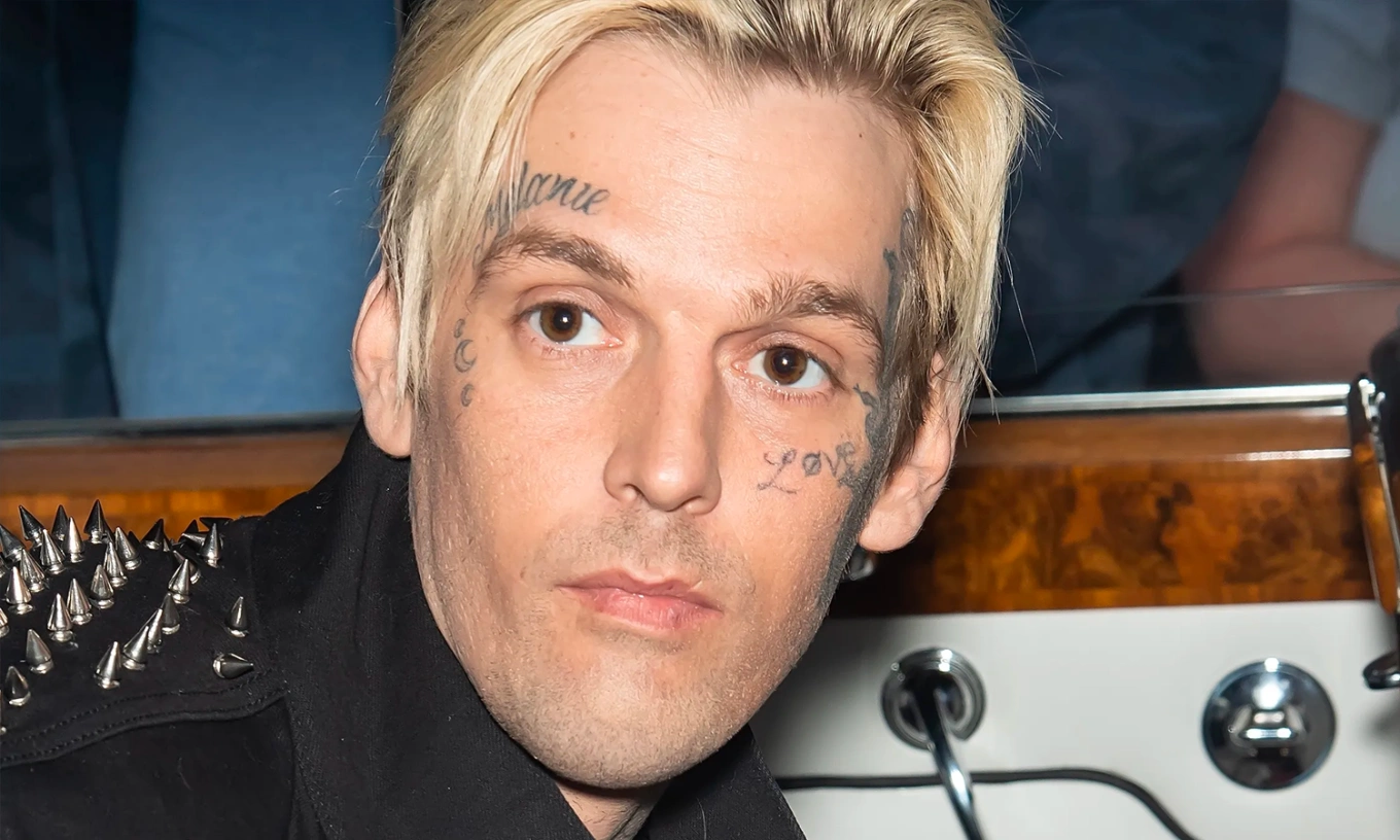 Tro cốt của Aaron Carter được rắc xuống biển - Báo VnExpress Giải trí