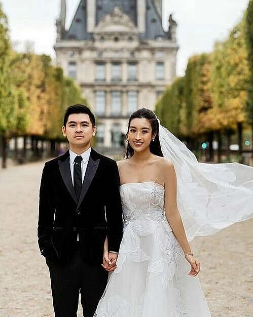 Miss Vietnam and bank heir enjoy lovebirds life - VnExpress ... Image Bùi Anh Tuấn image beautiful image beautiful image beautiful - Miss Vietnam and bank heir enjoy lovebirds life - VnExpress ...