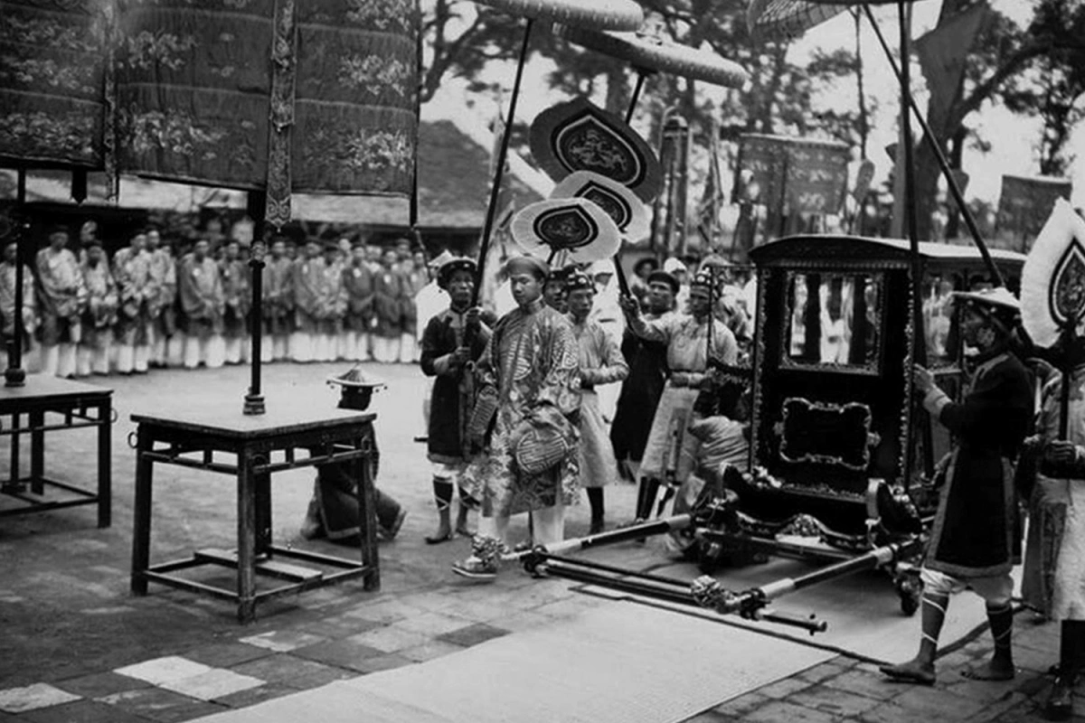 Foreign photographers capture Vietnamese life a century ago