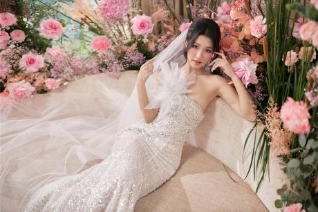 Beauty contest winner dazzles in thousand-crystal wedding dress ... Image Cao Trung Hiếu image beautiful image beautiful image beautiful image beautiful - Beauty contest winner dazzles in thousand-crystal wedding dress ...