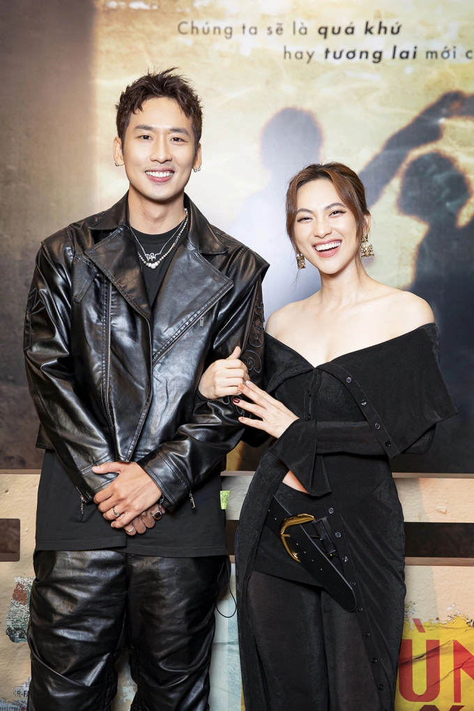 Tuấn Trần (trái) bên Phương Anh Đào - đôi diễn viên chính phim Mai, dự án 50 tỷ đồng của Trấn Thành. Ảnh: CJ