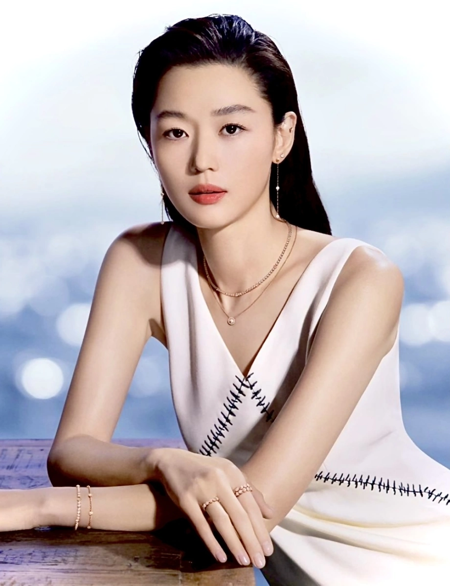 Jeon Ji Hyun được khen 'nhan sắc không tuổi' - Báo VnExpress Giải trí