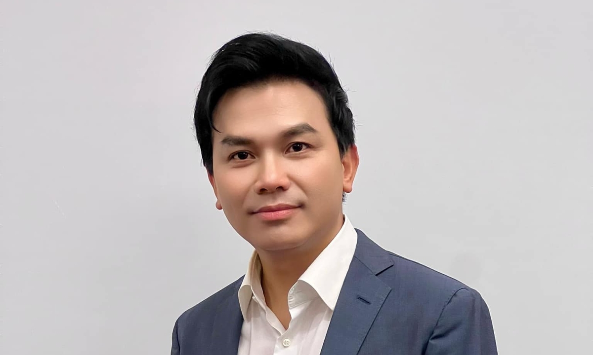 Mạnh Quỳnh: 'Tôi muốn nghỉ đi hát ở tuổi 55'