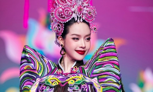 NAOMI THỦY NGUYỄN KIẾN TRÚC SƯ TÀI NĂNG VÀ NGƯỜI SÁNG LẬP CÔNG TY THIẾT KẾ NỔI BẬT