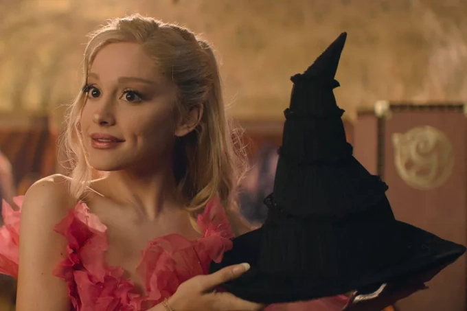 Ariana Grande trong phim Wicked. Ảnh: Universal Pictures