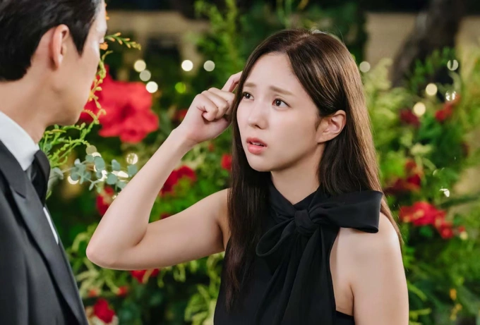 Diễn viên Chae Soo Bin bộc lộ nét ngây thơ, dịu dàng trong nhiều phân cảnh phim Khi điện thoại đổ chuông. Ảnh: MBC