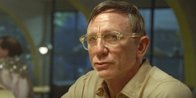 Daniel Craig trong một cảnh phim Queer. Ảnh: A24