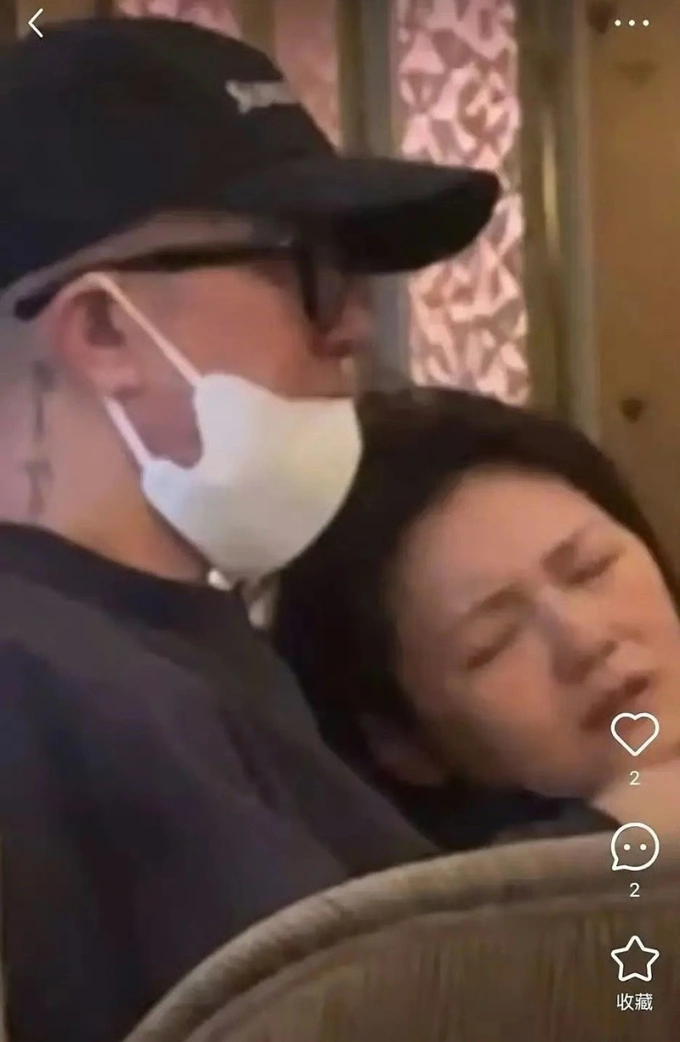 Bức hình được cho Hy Viên bên chồng những ngày cuối đời. Ảnh: Red Note