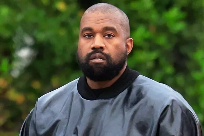 Kanye West trên phố Los Angeles năm 2023. Ảnh: GC Images