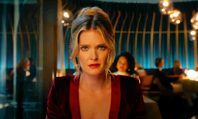 Diễn xuất của Meghann Fahy trong phim Drop góp phần lôi cuốn khán giả. Ảnh: Universal Pictures