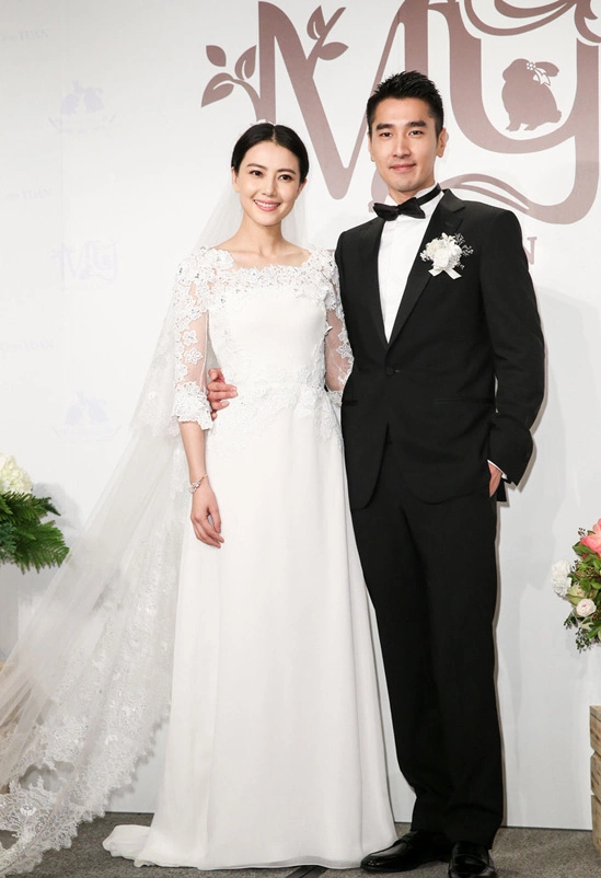 Vợ chồng Cao Viên Viên, Triệu Hựu Đình. Ảnh: Sina