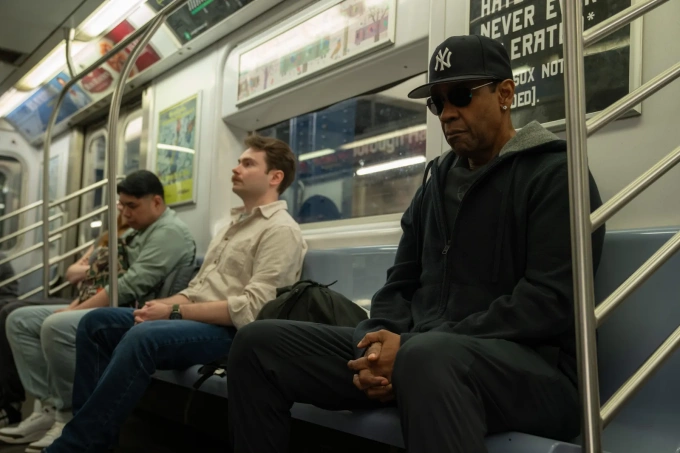 Denzel Washington trong phim Highest 2 Lowest. Ảnh: David Lee