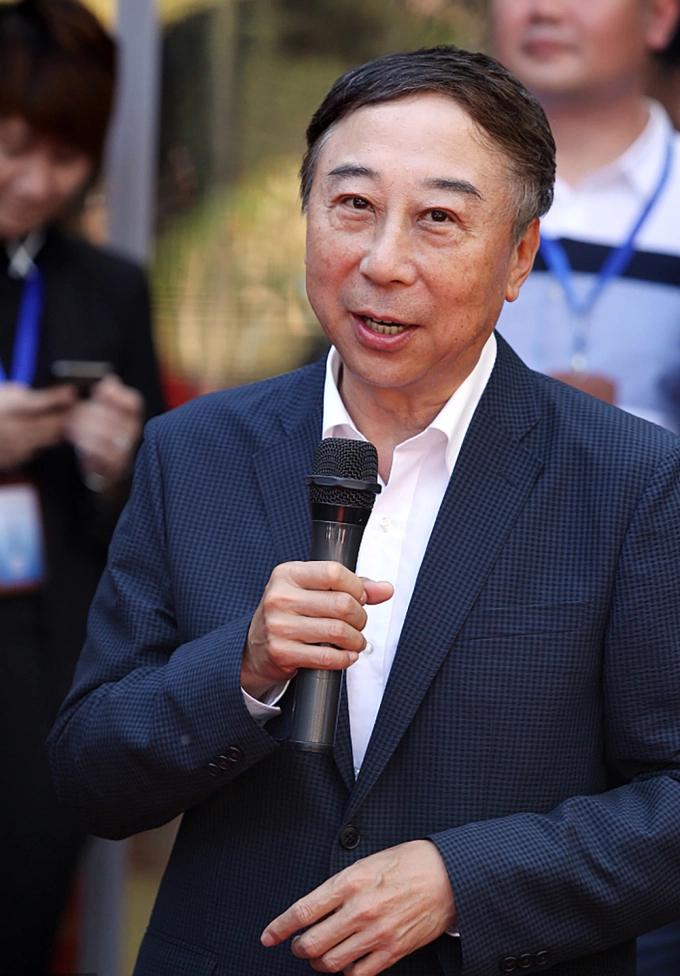 Nghệ sĩ kịch, đạo diễn Phùng Củng, 68 tuổi. Ảnh: The Paper