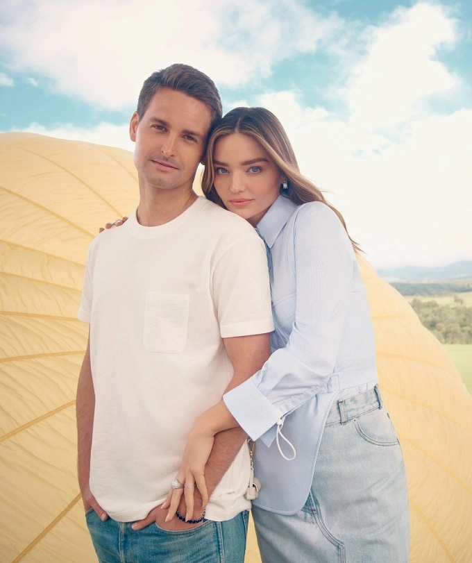 Miranda Kerr và tỷ phú Evan Spiegel dịp Valentine 2024. Ảnh: Instagram/ Miranda Kerr
