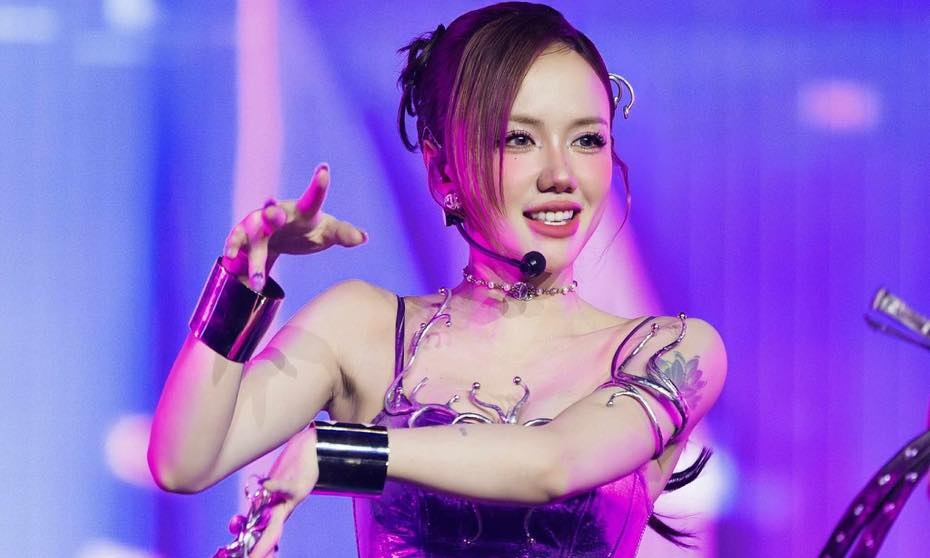 Phương Ly - ca sĩ đa màu sắc