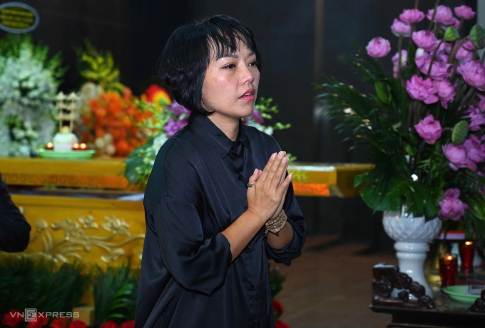 Ca sĩ Thái Thùy Linh nói họa sĩ Lê Thiết Cương là tấm gương của cô về sự tử tế và tài hoa.