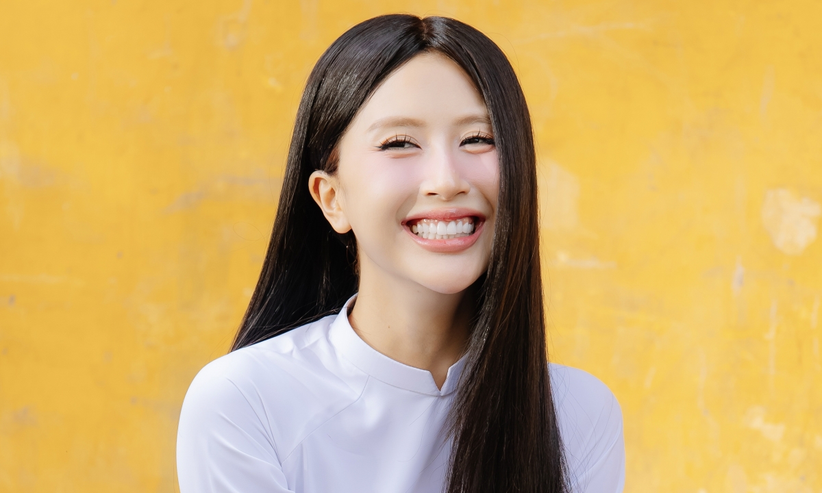 Tạo hình nữ sinh của dàn sao 'Em xinh say hi'