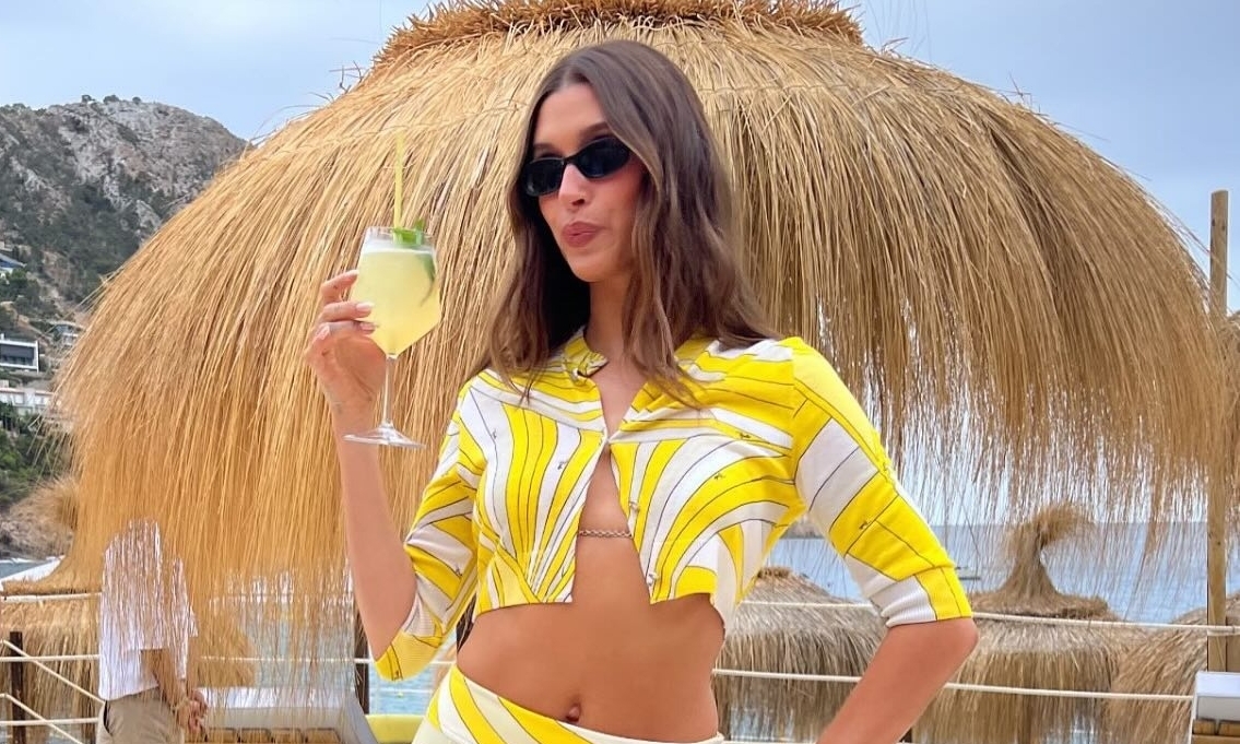 Sao diện kiểu quần 'thảm họa của thập niên 2000'
