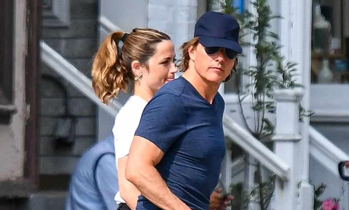 Tom Cruise công khai hẹn hò 'Bond girl' Ana de Armas