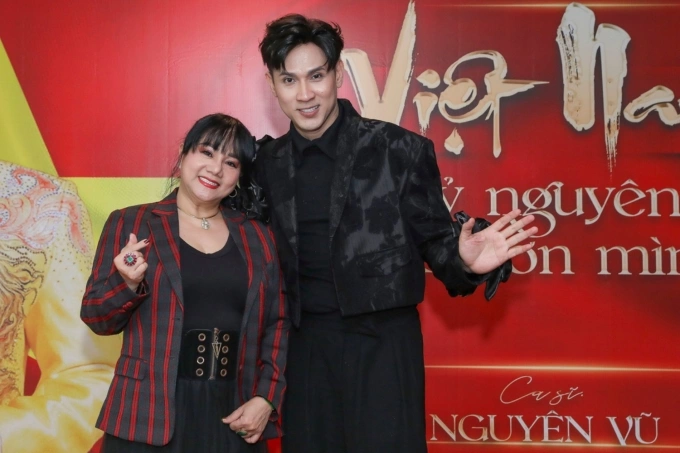 Đàn chị - ca sĩ Ngọc Ánh ủng hộ Nguyên Vũ trong chuỗi MV hát về nét đẹp của 34 tỉnh thành sau khi sáp nhập. Ảnh: Kevin Huỳnh