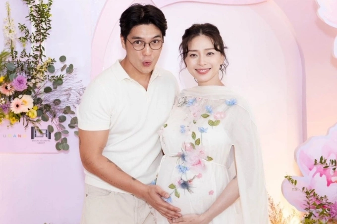 Vợ chồng Ngô Thanh Vân trong tiệc baby shower ở TP HCM cuối tháng 6. Ảnh: Nhân vật cung cấp